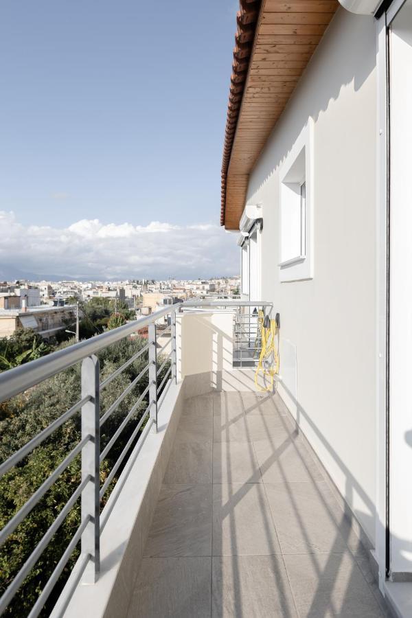 Apartamento Deluxe Διαμερισμα Patras Exterior foto