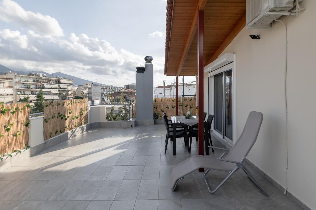 Apartamento Deluxe Διαμερισμα Patras Exterior foto